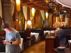 -八府香鸭·啫啫煲(华山路店)