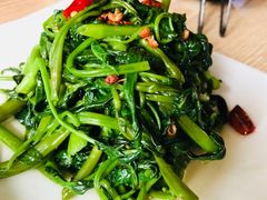 呛炒空心菜-遇见小厨·北京烤鸭·江湖菜·川菜(广福桥店)