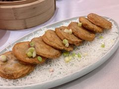 香煎鹅肝藕饼-悦湖公馆