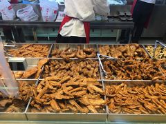 -狗撵鸭(泰山公寓店)