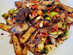 卤豆腐炒耳尖-小姨家常菜(昭萍东路店)