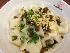 特色担担甩面-皇城坝小吃(科华成都王府井购物中心店)