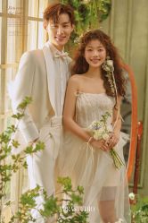 -至臻微拉婚纱摄影