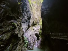 -龙水峡地缝景区