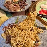 鱼子酱是雅安国产的，大品牌，吃着很放心！