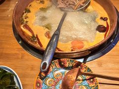 -洱火云南酸菜牛肉火锅(石景山当代商城店)