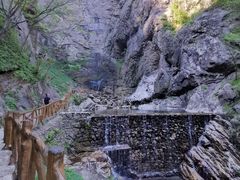 -燕子河大峡谷天坑仙境