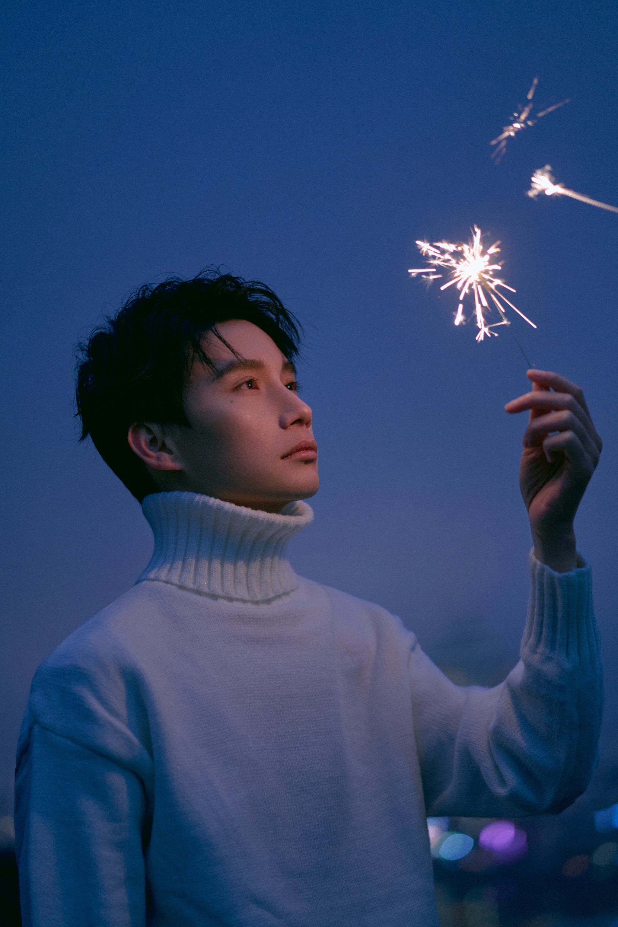 夜景烟花男生艺术照