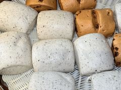-李与白包子铺(桐梓林店)