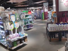 -中百仓储超市有限公司(越秀星汇维港店)