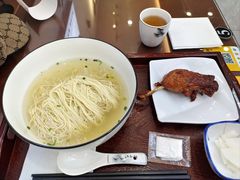 -百年老字号·观振兴蟹黄面·三虾面·苏式面(观前街富仁坊巷店)