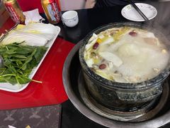 -南渝食府.墨脱石锅松茸鸡