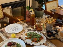 -Mark&Mars Restaurant