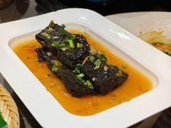 建水自制包浆黑豆腐-桥边小楼·手工云南菜·古城观景小楼