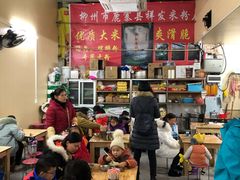 大堂-鹿寨小何螺蛳粉店