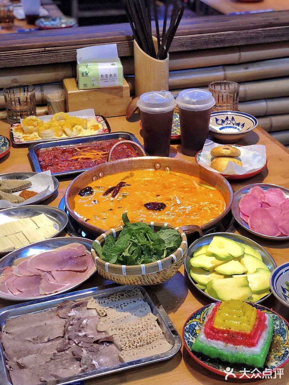 在北京吃云南酸菜火锅我只吃洱火