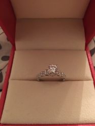 -威德钻石-克拉钻大本营(南京东路店)