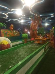 -维佳童话镇演出现场(徐东店)