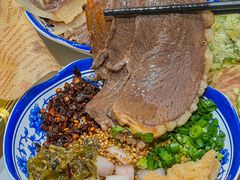 -王奋斗贵州酸汤牛肉火锅