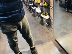 -ABC MART(心斎橋店)