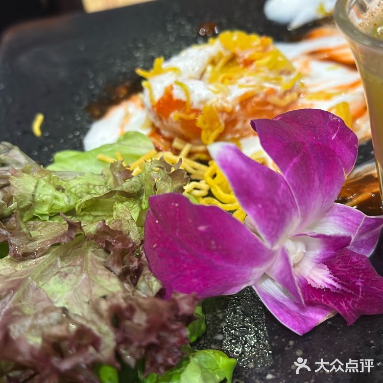 是可以很安静的吃饭的地方，大桌都被一些印度友人预定去了