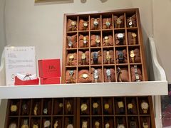 -LADY FAFA(巨鹿路陕西南路路口店)