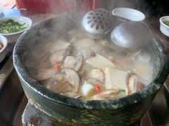 -绿色墨脱石锅城