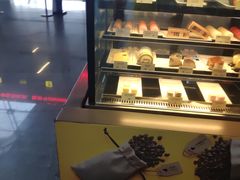 面包甜点陈列柜-麦当劳(吴圩机场店)