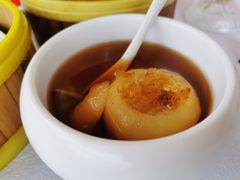 雪莲子桃胶香梨-水上明月·湖景餐厅