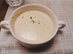 蘑菇奶油浓汤-LUCCA卢卡西班牙海鲜饭(远洋广场店)