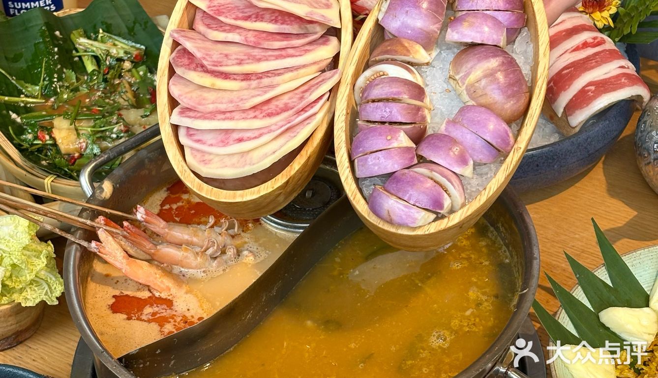 成都还是太全面‼️现舂佐料的云南火锅‼️