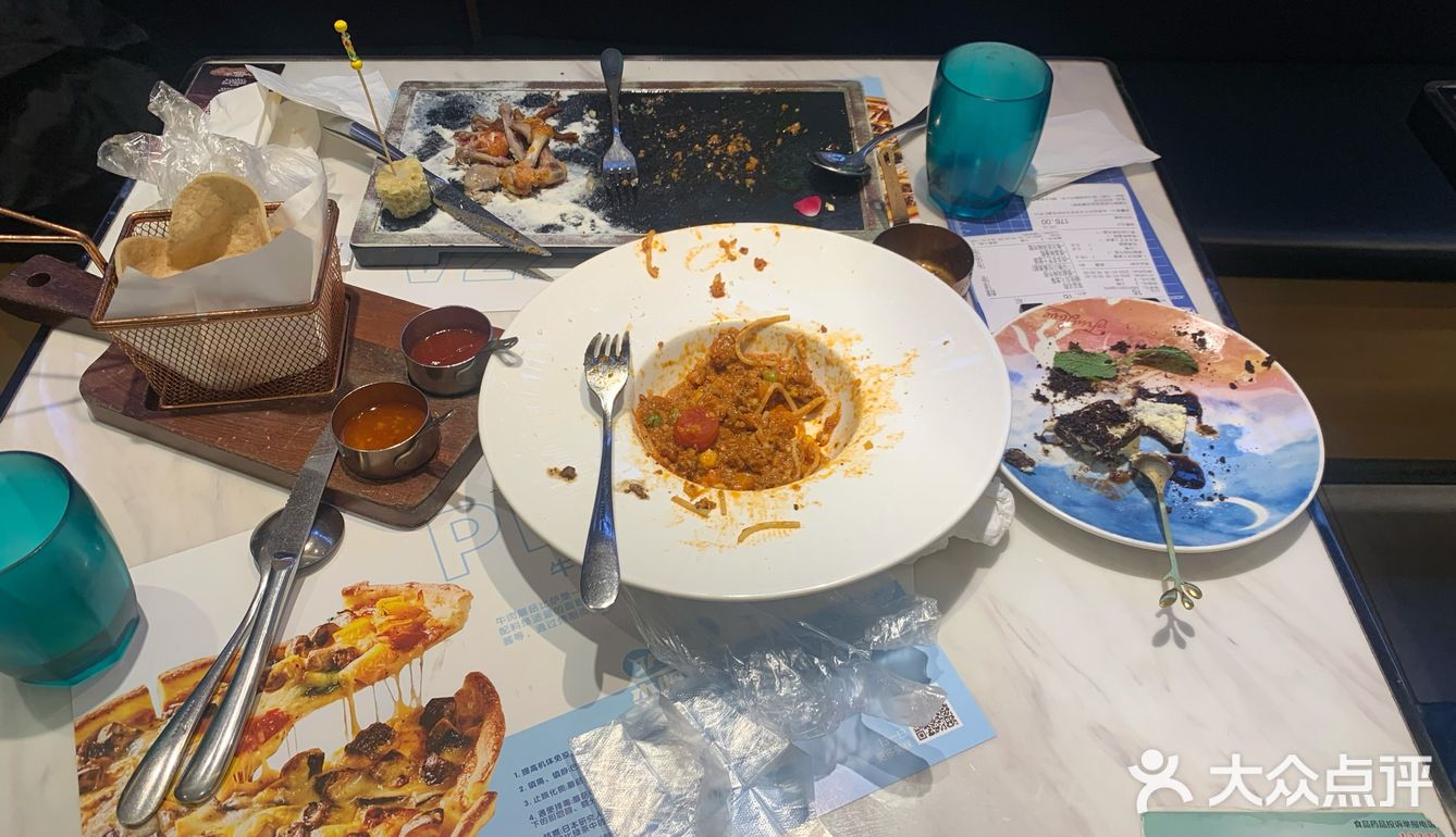 分量也很足，还送了一个汤和一个面包
