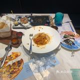 分量也很足，还送了一个汤和一个面包