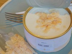杏仁榴莲盒子-B.O.M波姆烘焙(凤凰街店)