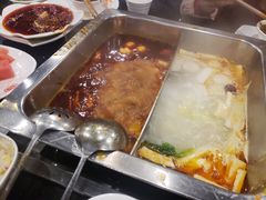 -百年川椒重庆老火锅(光谷店)