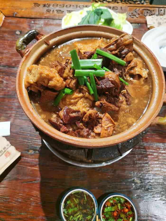 通记港式地摊打边炉(太原总店)-"路过偶然发现的一家店,看着人挺多,抱