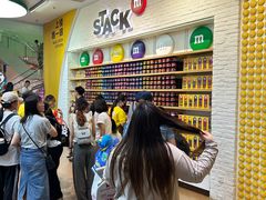 -m豆巧克力世界(上海世茂广场店)