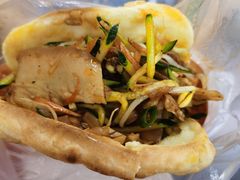 锅盔夹卤肉-小陈方酥锅盔(古城总店)