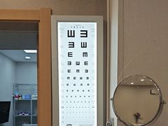 -上海大学附属上海和平眼科医院
