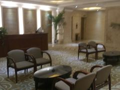 等位区-山明水秀大饭店