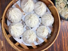 -莱莱小笼·乔艾