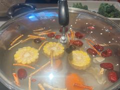 -尚尚仙·酸汤猪手·猪肚鸡火锅(华联万柳购物中心店)