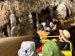 -波斯托伊纳溶洞