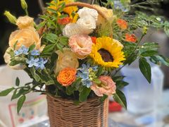 -何兮花店·气球派对鲜花店(马桥银春路万科城店)