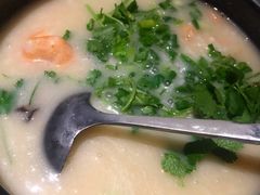 鲜虾粥-颐和•海鲜砂锅粥•啫啫煲(奥林匹克广场店)