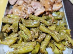 -贾丽老饭盒(奥莱店)