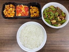 -雀蓝川菜(奥体广场店)