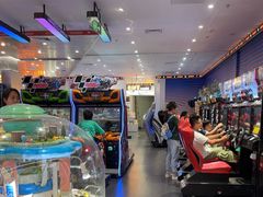 -反斗乐园π·电玩·高空拓展·蹦床(龙华天虹店)