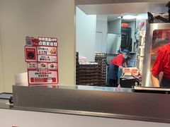 -肯德基(嘉善路地铁站店)