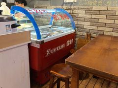 -爆炸头阿姨小四川正宗川味小吃(无任何分店)
